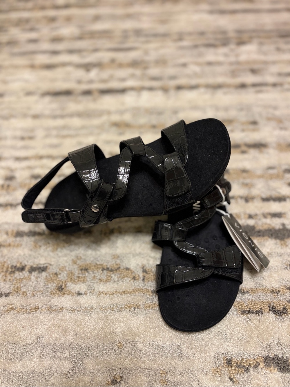 Vionic | Black Croc-Embossed Strappy Comfort Sandals size 8 NWT